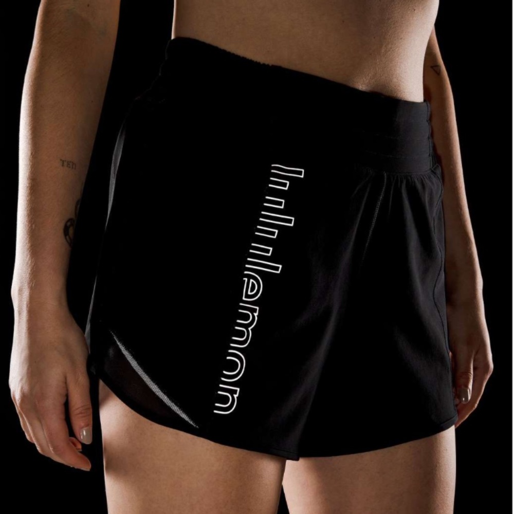 Lululemon | Hotty Hot High-Rise Lined Short 4" *Graphic - Black